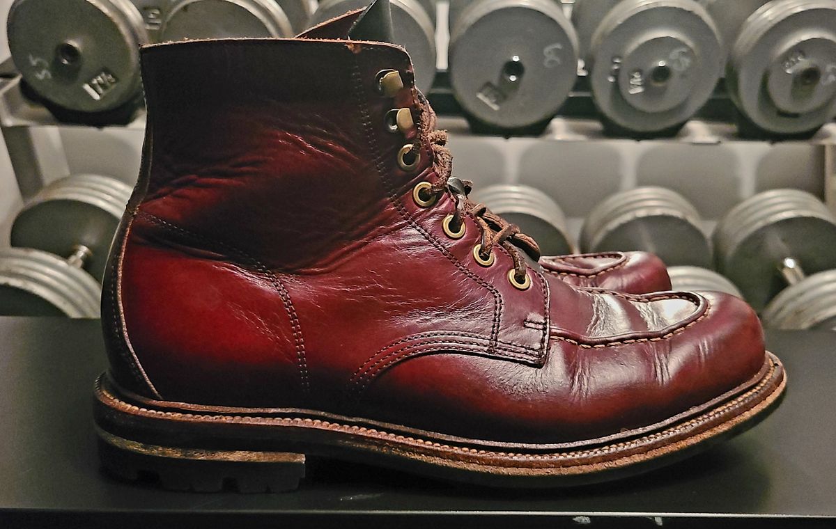 Photo by hoainp on April 6, 2024 of the Grant Stone Brass Boot in Horween Color 8 Chromexcel.