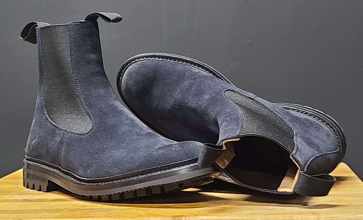 Photo by hoainp on October 2, 2024 of the Tricker's Stephen Chelsea Boot in Zonta Oceano Castorino Suede.