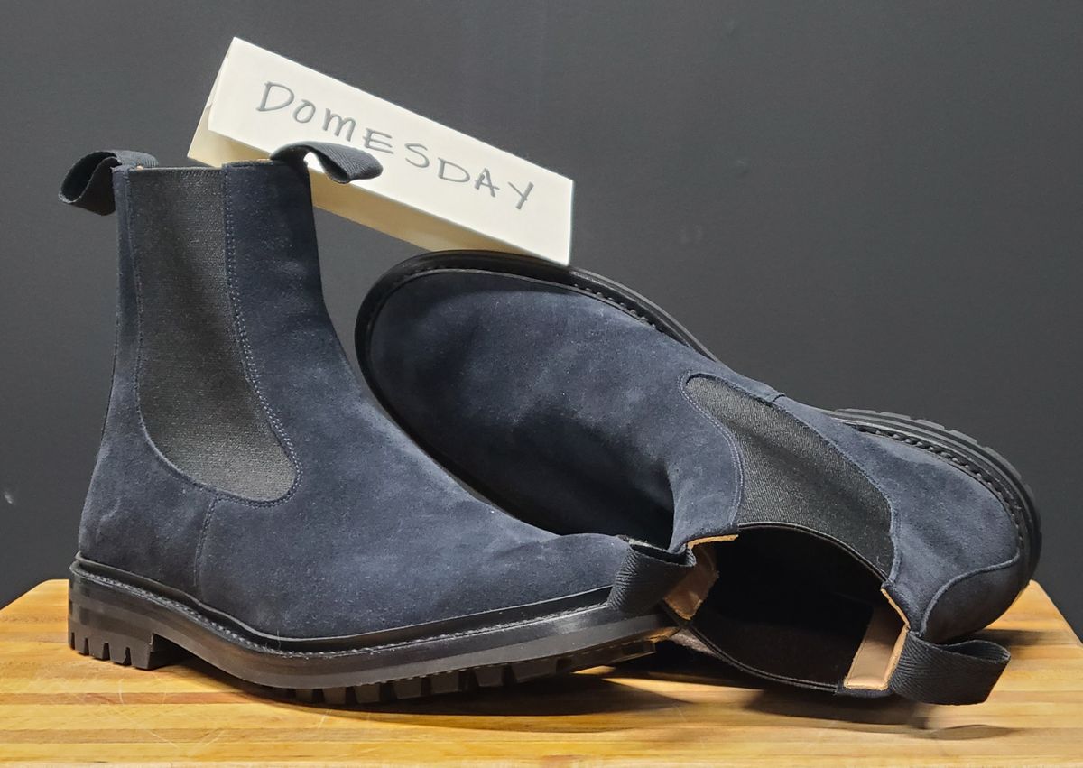 Photo by hoainp on October 2, 2024 of the Tricker's Stephen Chelsea Boot in Zonta Oceano Castorino Suede.