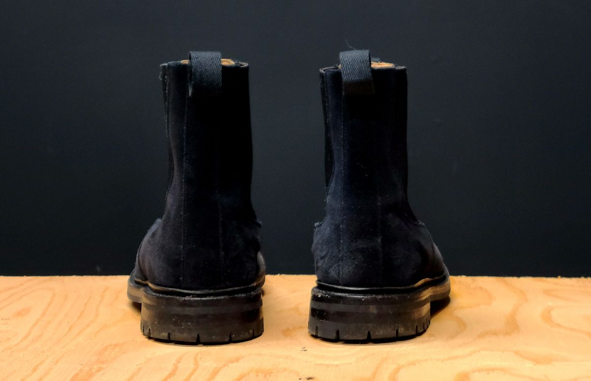 Photo by hoainp on November 6, 2024 of the Tricker's Stephen Chelsea Boot in Zonta Oceano Castorino Suede.
