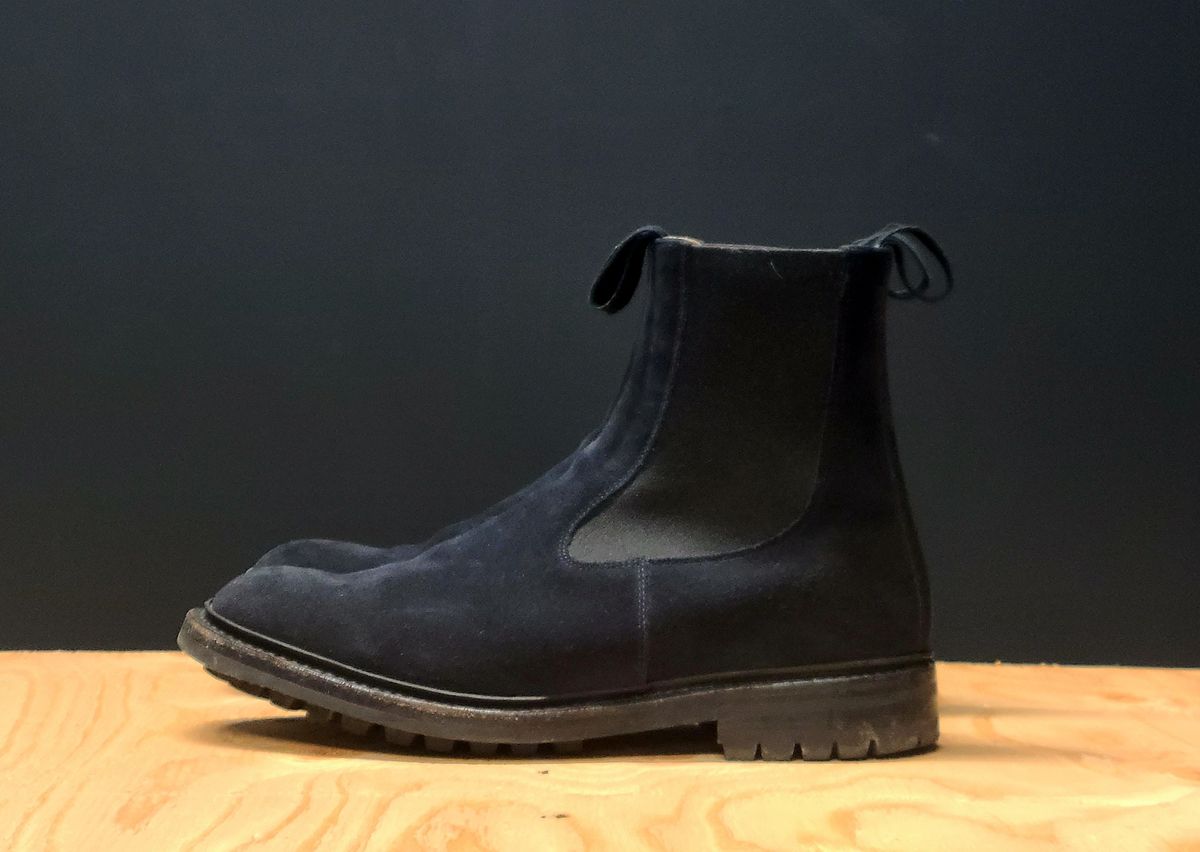 Photo by hoainp on November 6, 2024 of the Tricker's Stephen Chelsea Boot in Zonta Oceano Castorino Suede.