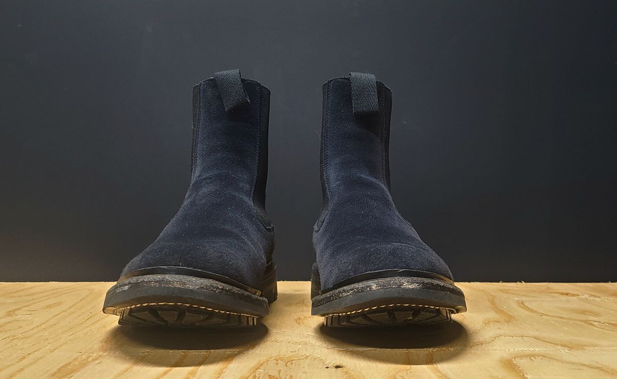 Photo by hoainp on December 3, 2024 of the Tricker's Stephen Chelsea Boot in Zonta Oceano Castorino Suede.