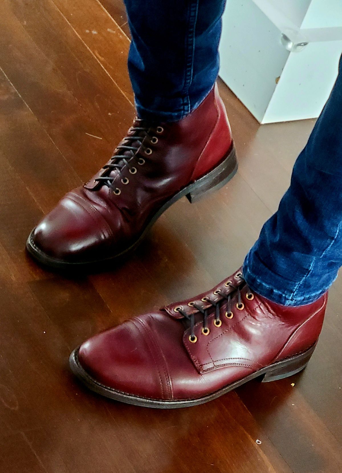 Photo by hoainp on January 22, 2024 of the Thursday Vanguard in Horween Color 8 Chromexcel.