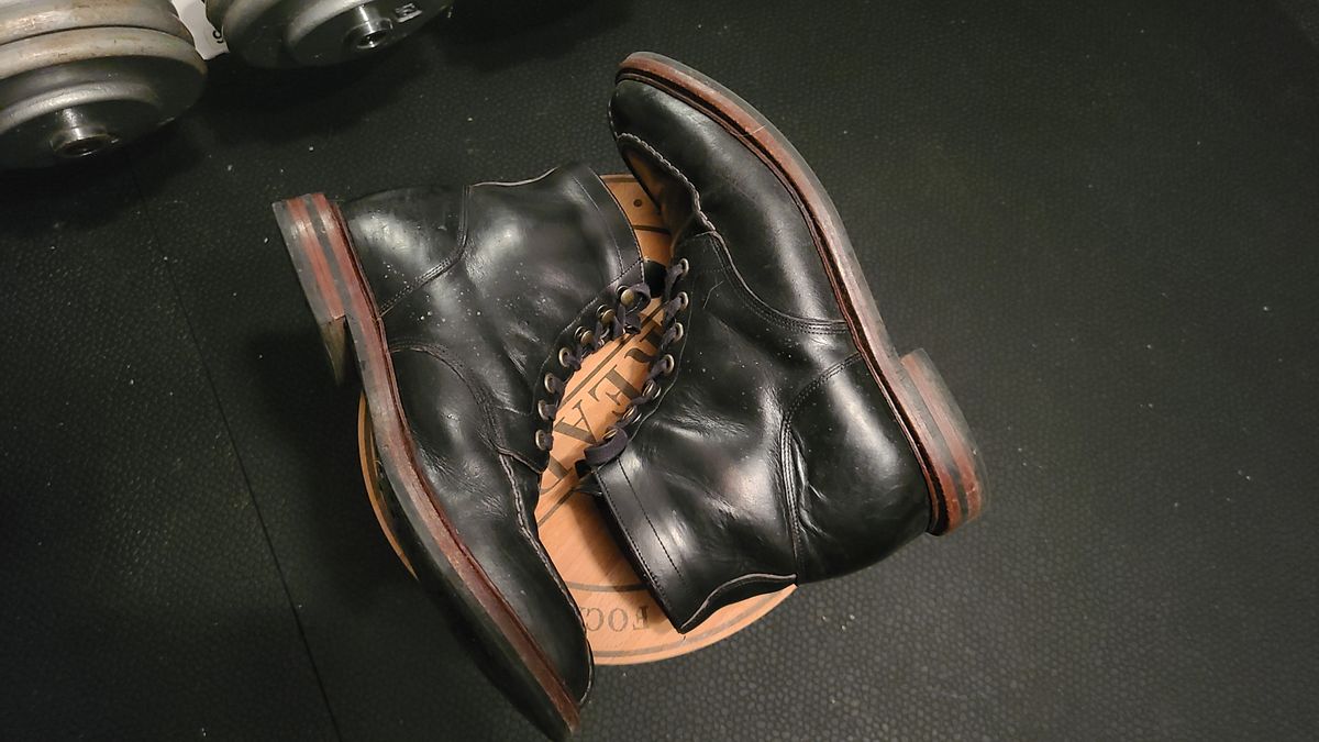 Photo by hoainp on January 6, 2024 of the Grant Stone Ottawa Boot in Horween Black Chromexcel.