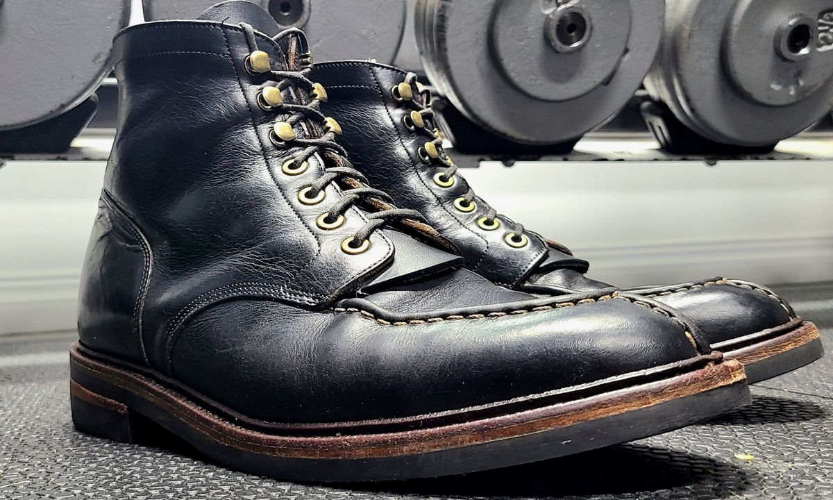 Photo by hoainp on July 13, 2024 of the Grant Stone Ottawa Boot in Horween Black Chromexcel.