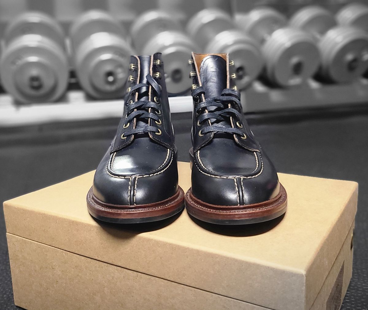 Photo by hoainp on October 7, 2023 of the Grant Stone Ottawa Boot in Horween Black Chromexcel.