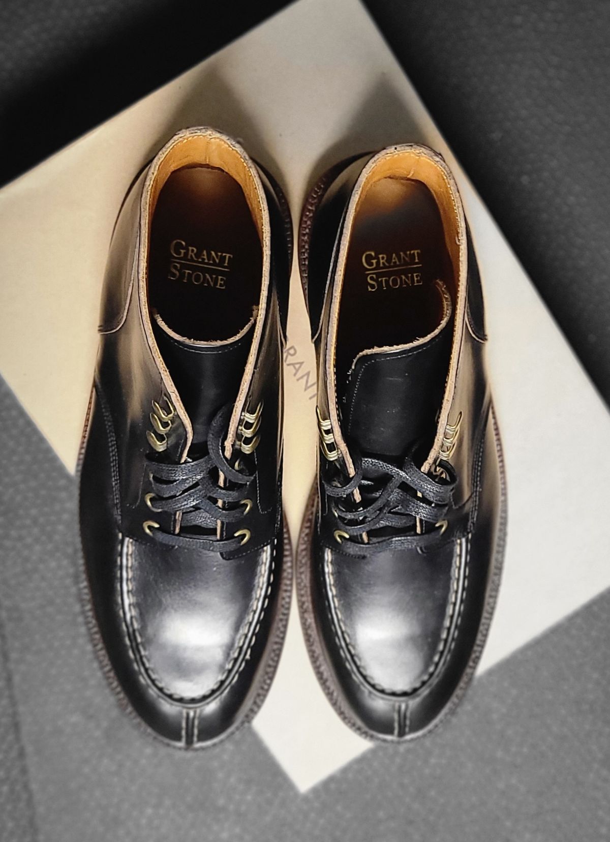 Photo by hoainp on October 7, 2023 of the Grant Stone Ottawa Boot in Horween Black Chromexcel.