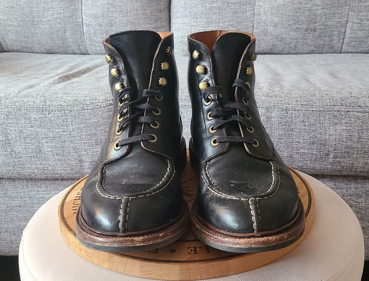 Photo by hoainp on November 5, 2023 of the Grant Stone Ottawa Boot in Horween Black Chromexcel.