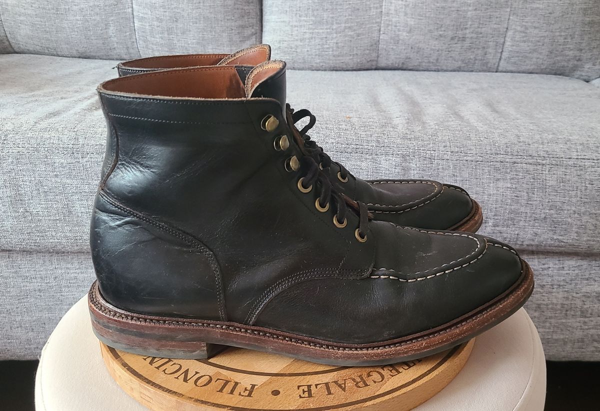 Photo by hoainp on November 5, 2023 of the Grant Stone Ottawa Boot in Horween Black Chromexcel.