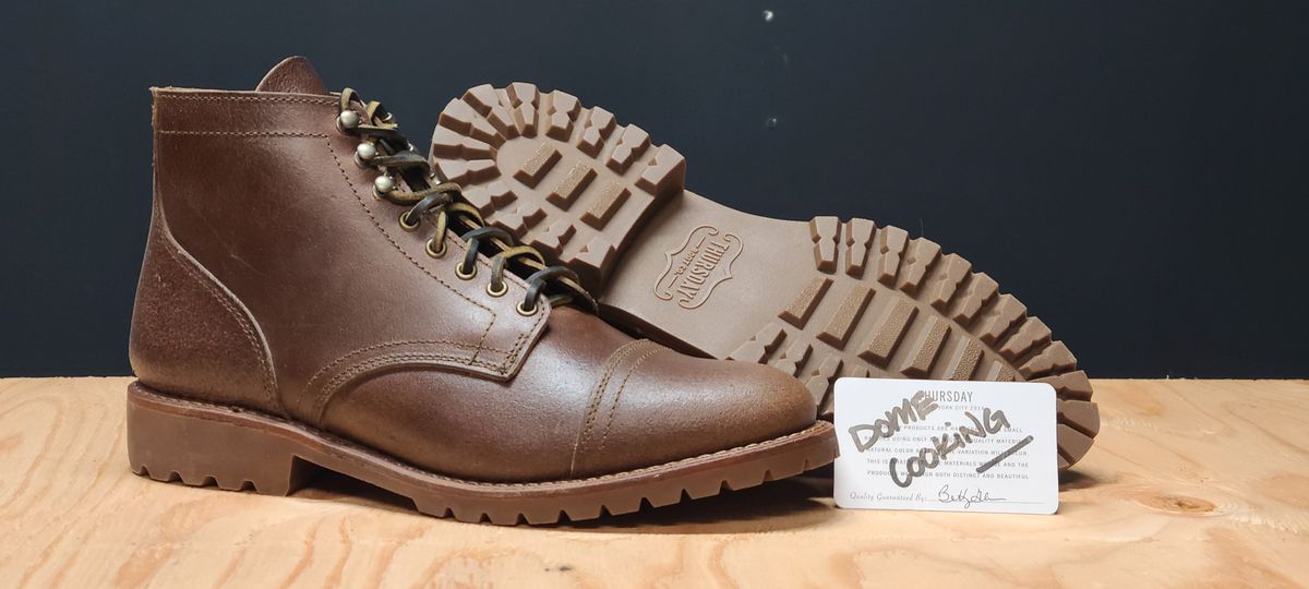 Photo by hoainp on November 2, 2025 of the Thursday Vanguard in Horween Natural Waxed Flesh.