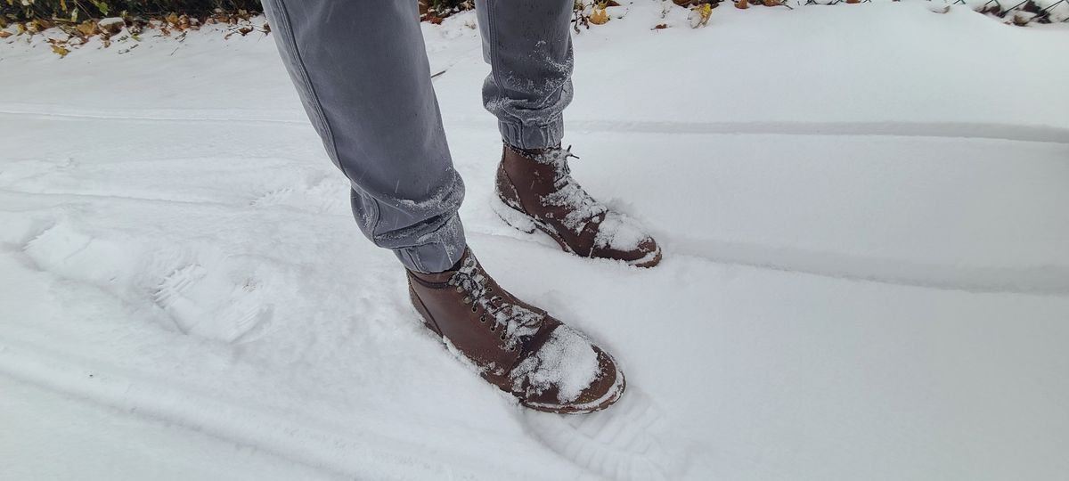 Photo by hoainp on November 16, 2025 of the Thursday Vanguard in Horween Natural Waxed Flesh.