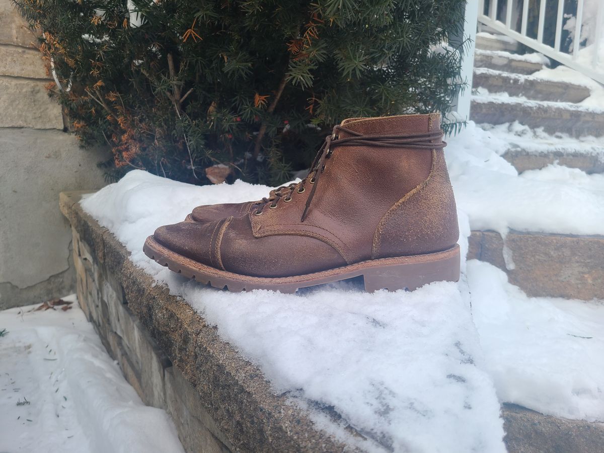 Photo by hoainp on January 4, 2026 of the Thursday Vanguard in Horween Natural Waxed Flesh.