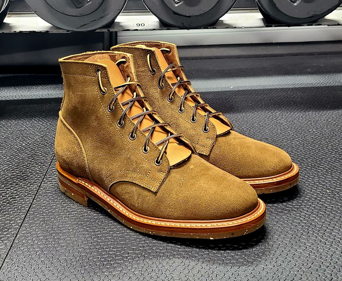 Photo by hoainp on June 18, 2024 of the Truman Plain Toe Boot in Dark Coyote Roughout.