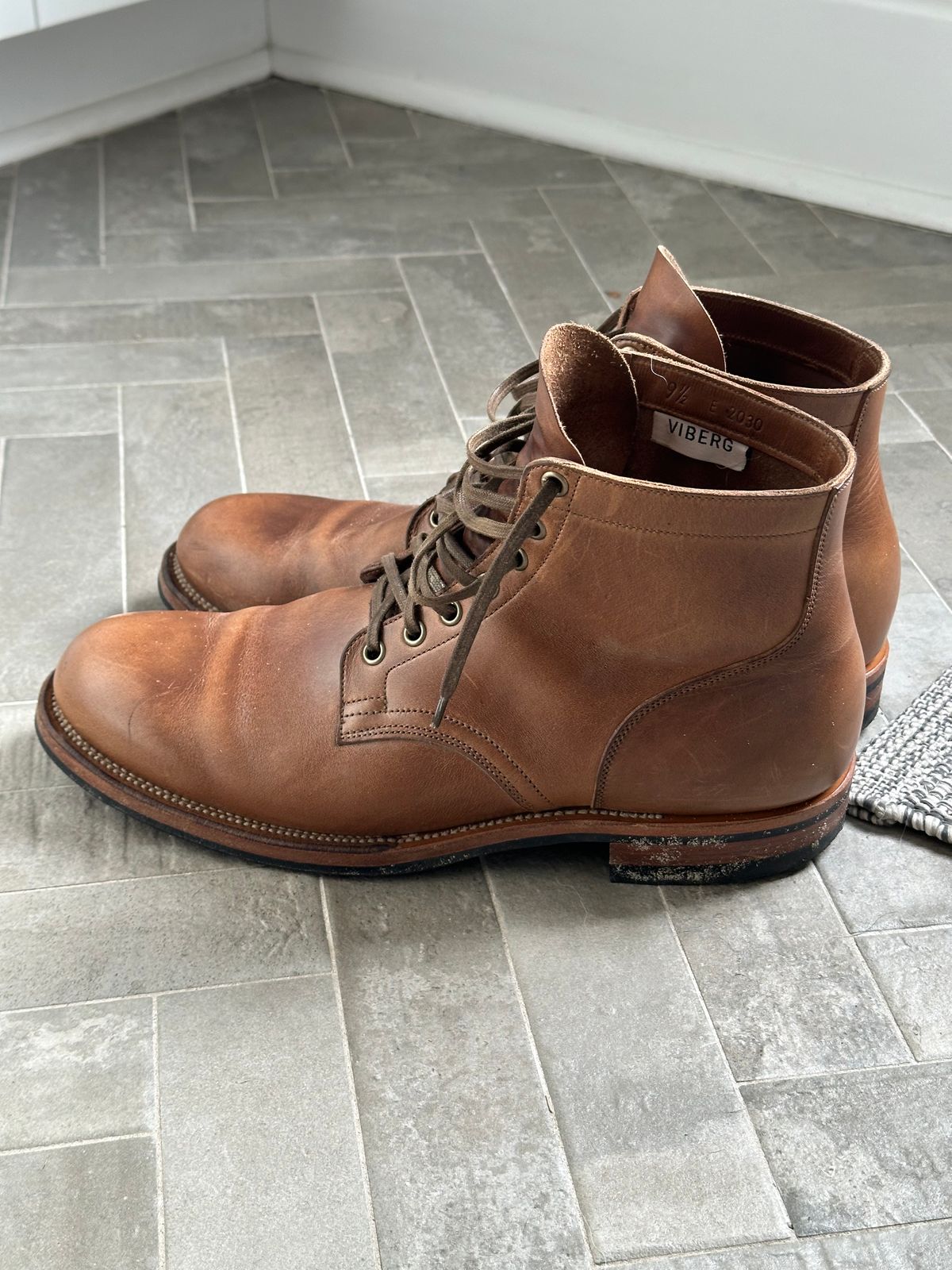 Photo by incorrectpath on November 14, 2024 of the Viberg Service Boot in Horween Natural Chromexcel.