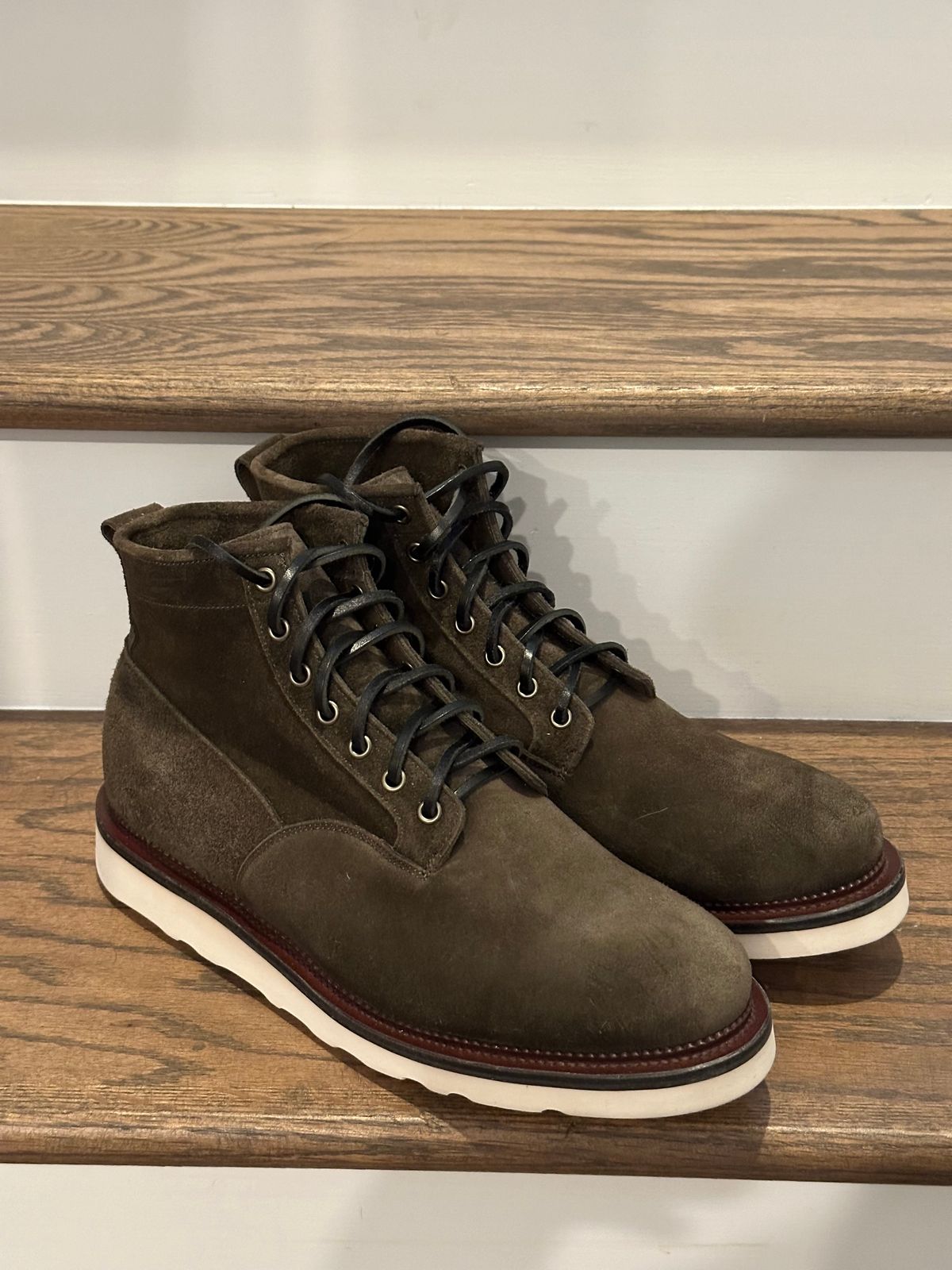 Photo by incorrectpath on February 23, 2024 of the Viberg Scout Boot in C.F. Stead Olive Janus Calf Suede.