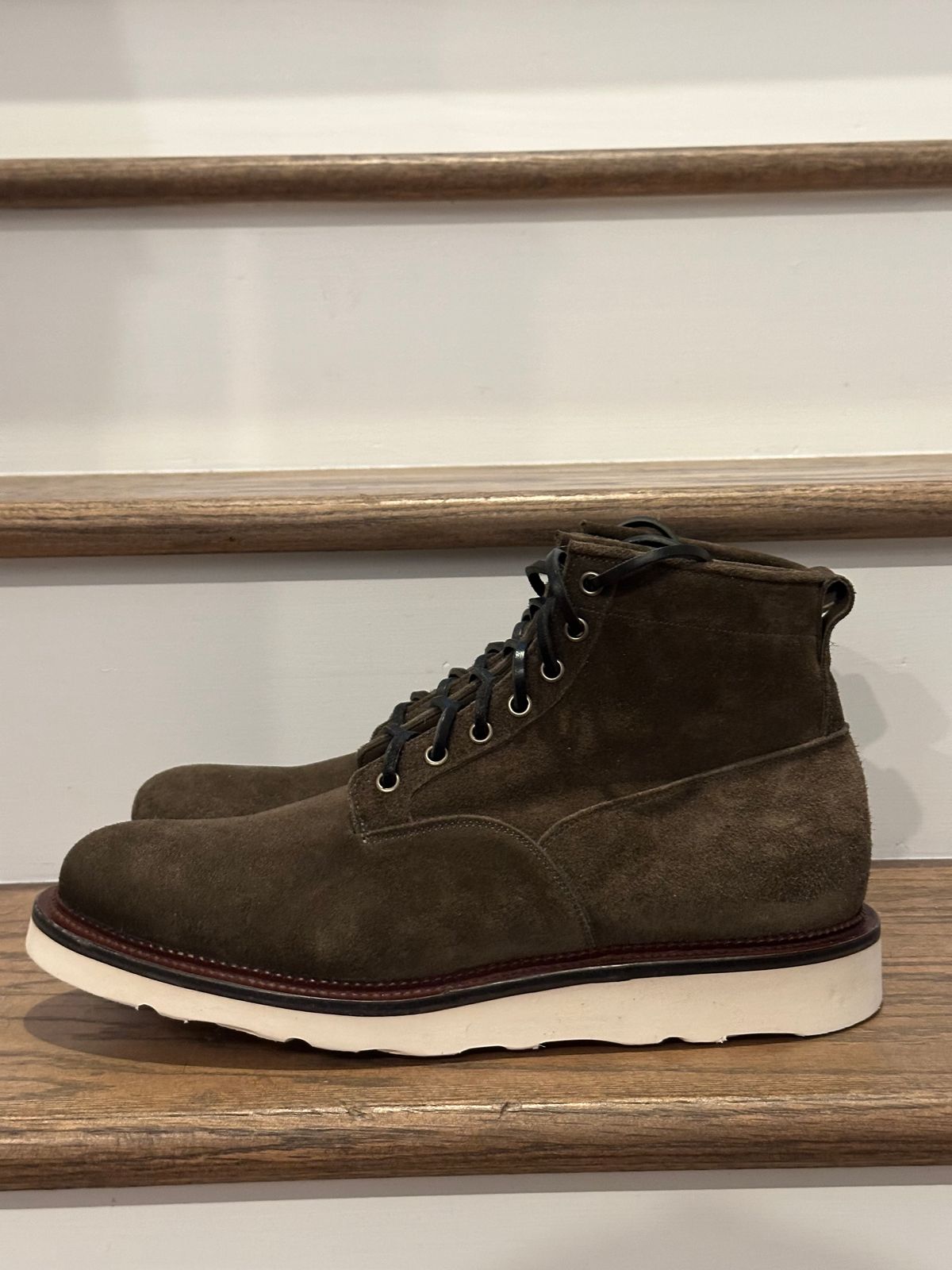 Photo by incorrectpath on February 23, 2024 of the Viberg Scout Boot in C.F. Stead Olive Janus Calf Suede.