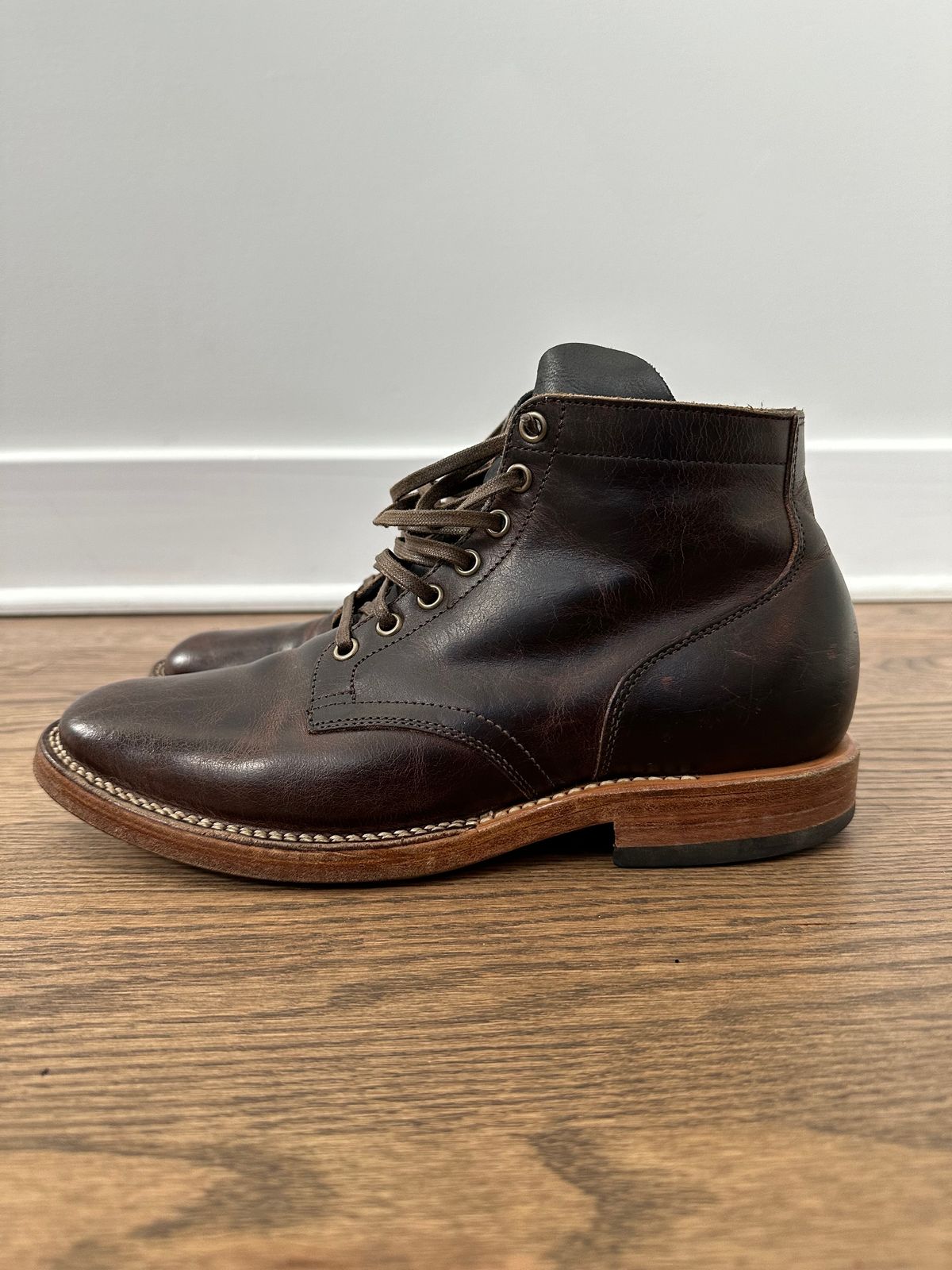 Photo by incorrectpath on November 29, 2023 of the Viberg Service Boot in Horween Vintage Mocha Oil Harness (3sixteen).