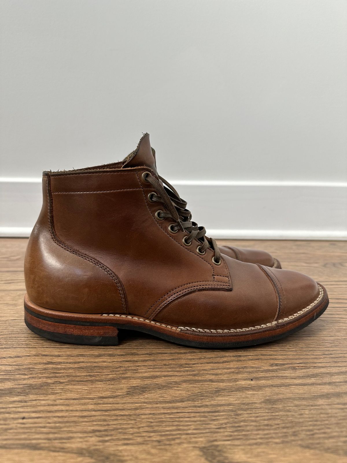 Photo by incorrectpath on November 29, 2023 of the Viberg Service Boot PCT in Horween Natural Chromexcel.