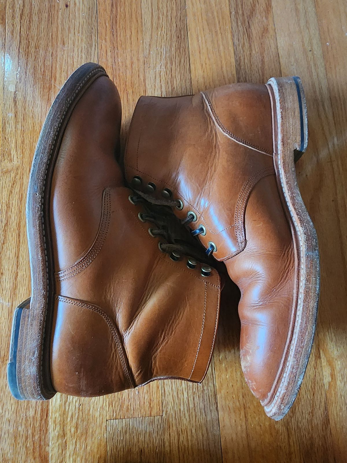 Photo by James3 on January 3, 2024 of the Grant Stone Diesel Boot in Badalassi Carlo Saddle Tan Minerva.
