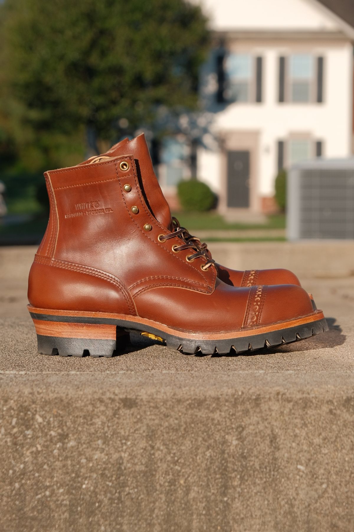 Photo by KentuckyDenimHead on October 3, 2024 of the White's Bounty Hunter in Horween British Tan Chromexcel.