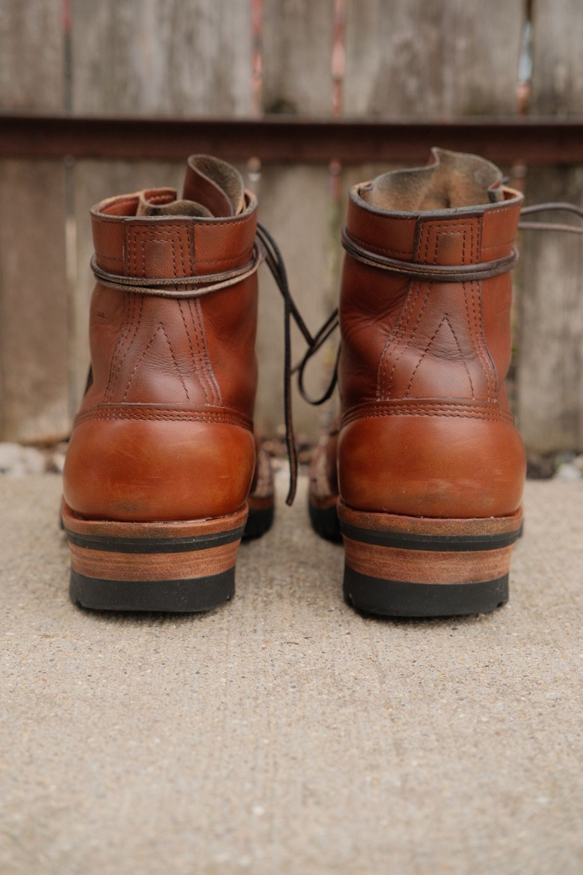 Photo by KentuckyDenimHead on April 5, 2025 of the White's Bounty Hunter in Horween British Tan Chromexcel.