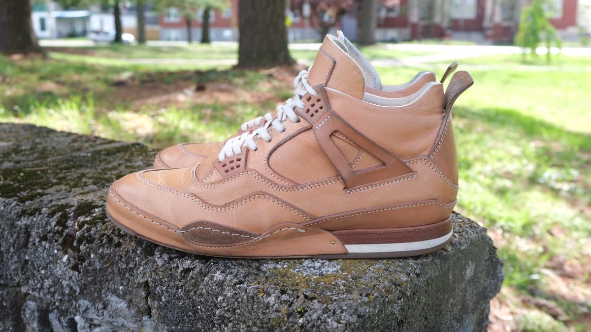 Photo by KentuckyDenimHead on April 5, 2026 of the Hender Scheme Manual Industrial Products 10 in Natural Veg-Tanned Cowhide.