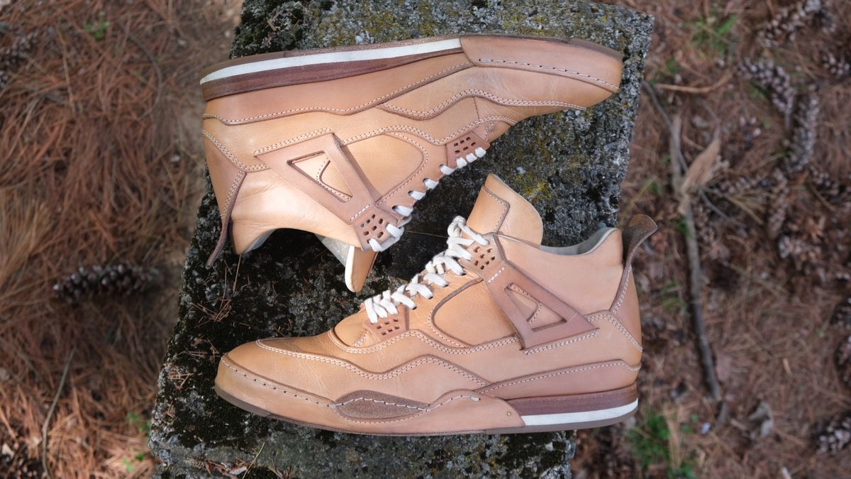 Photo by KentuckyDenimHead on April 5, 2026 of the Hender Scheme Manual Industrial Products 10 in Natural Veg-Tanned Cowhide.