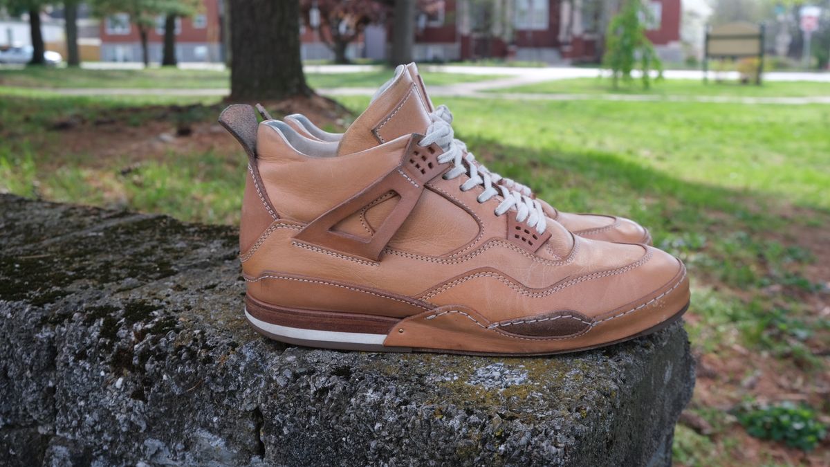 Photo by KentuckyDenimHead on April 5, 2026 of the Hender Scheme Manual Industrial Products 10 in Natural Veg-Tanned Cowhide.