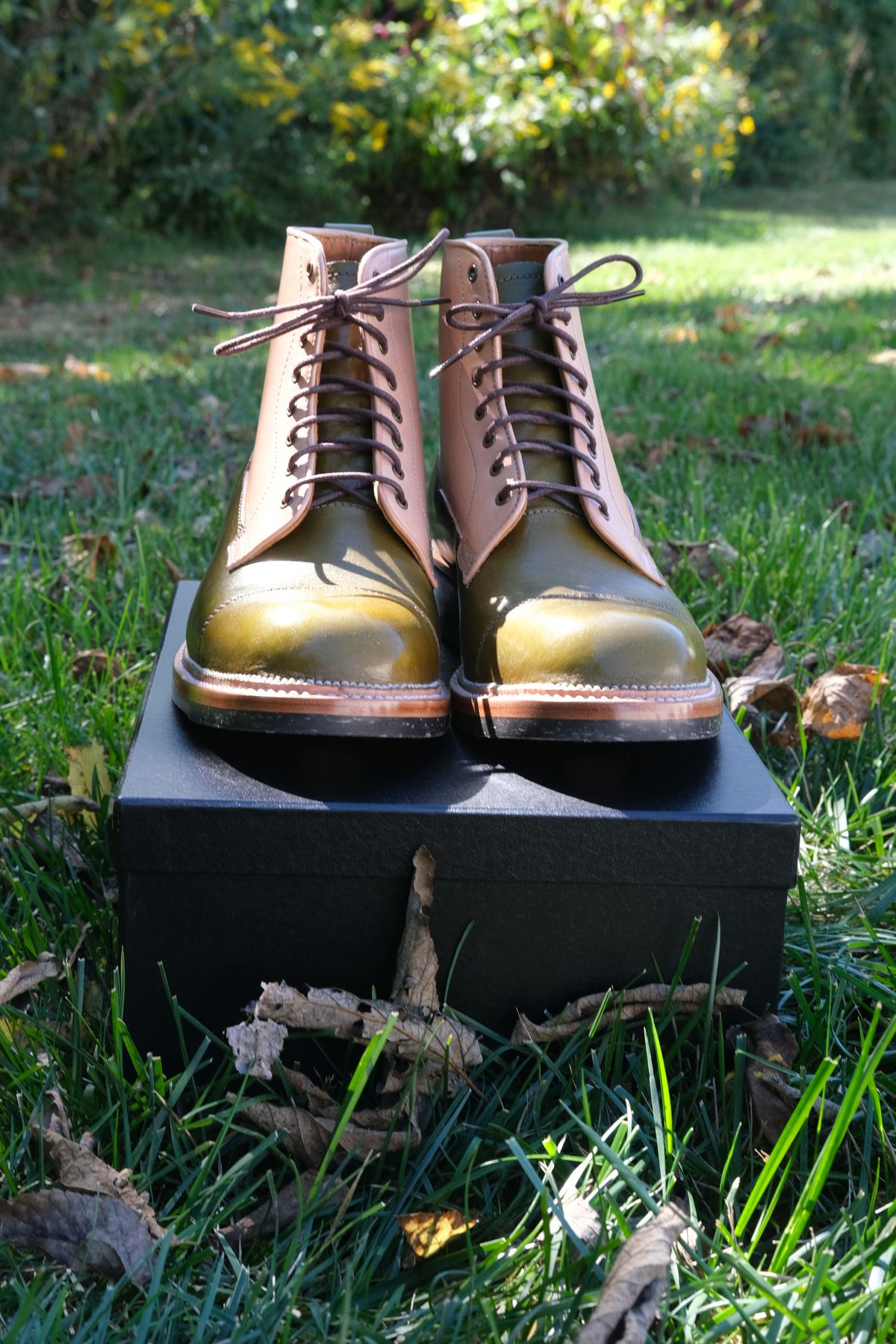 Photo by KentuckyDenimHead on October 2, 2023 of the Midas Vanquish Blucher Boot in Shinki Natural Horsehide Overdyed Olive.