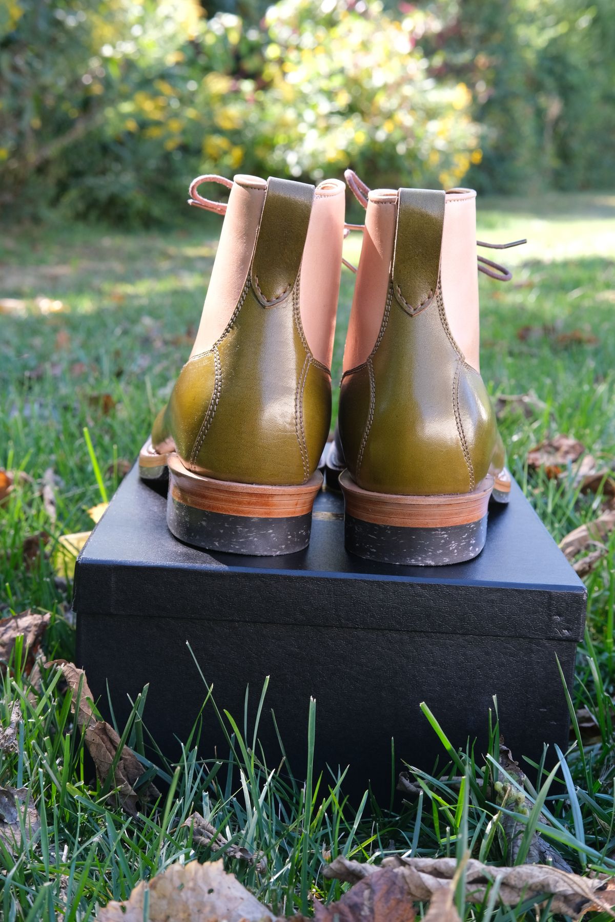 Photo by KentuckyDenimHead on October 2, 2023 of the Midas Vanquish Blucher Boot in Shinki Natural Horsehide Overdyed Olive.