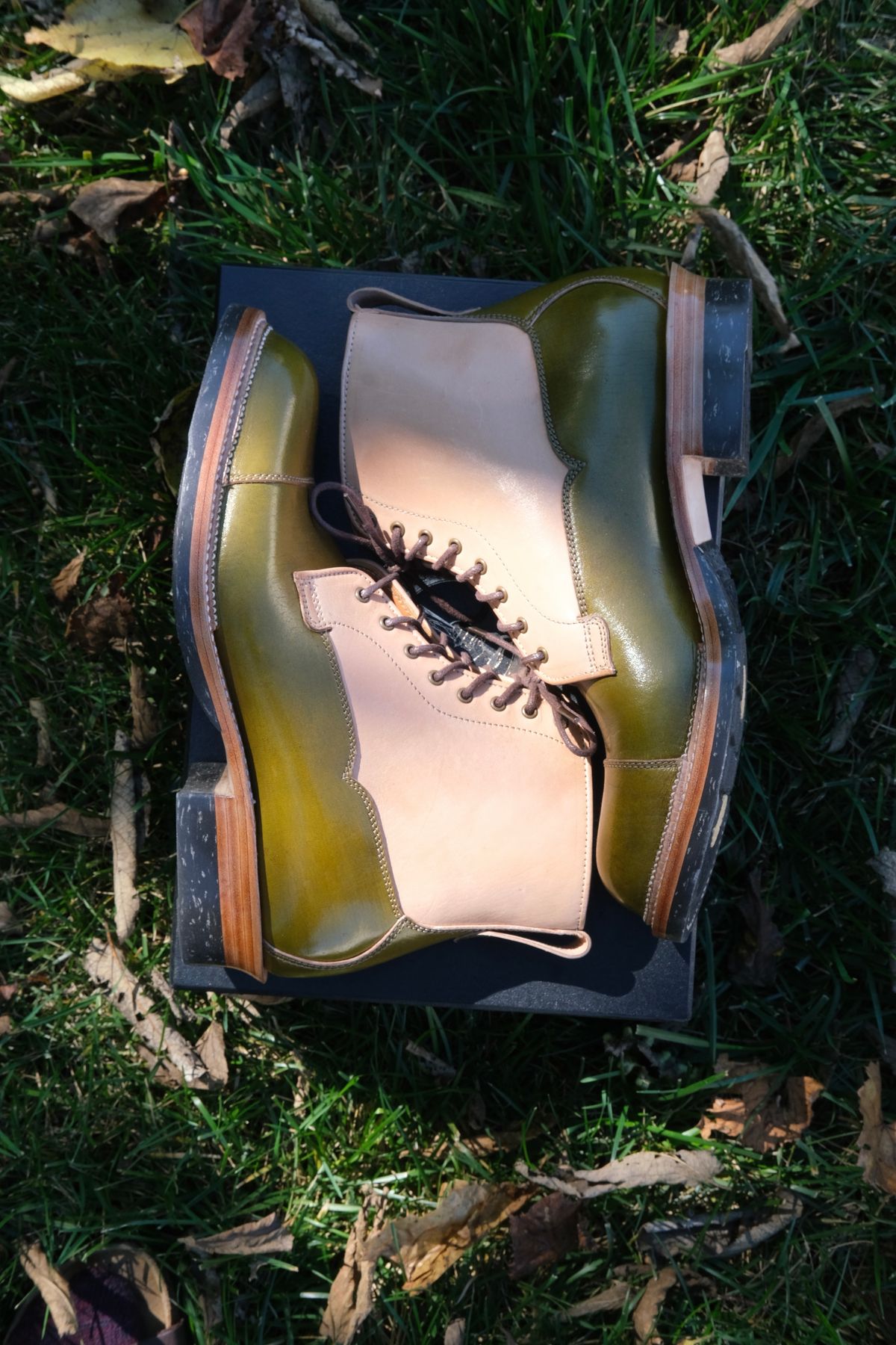 Photo by KentuckyDenimHead on October 2, 2023 of the Midas Vanquish Blucher Boot in Shinki Natural Horsehide Overdyed Olive.