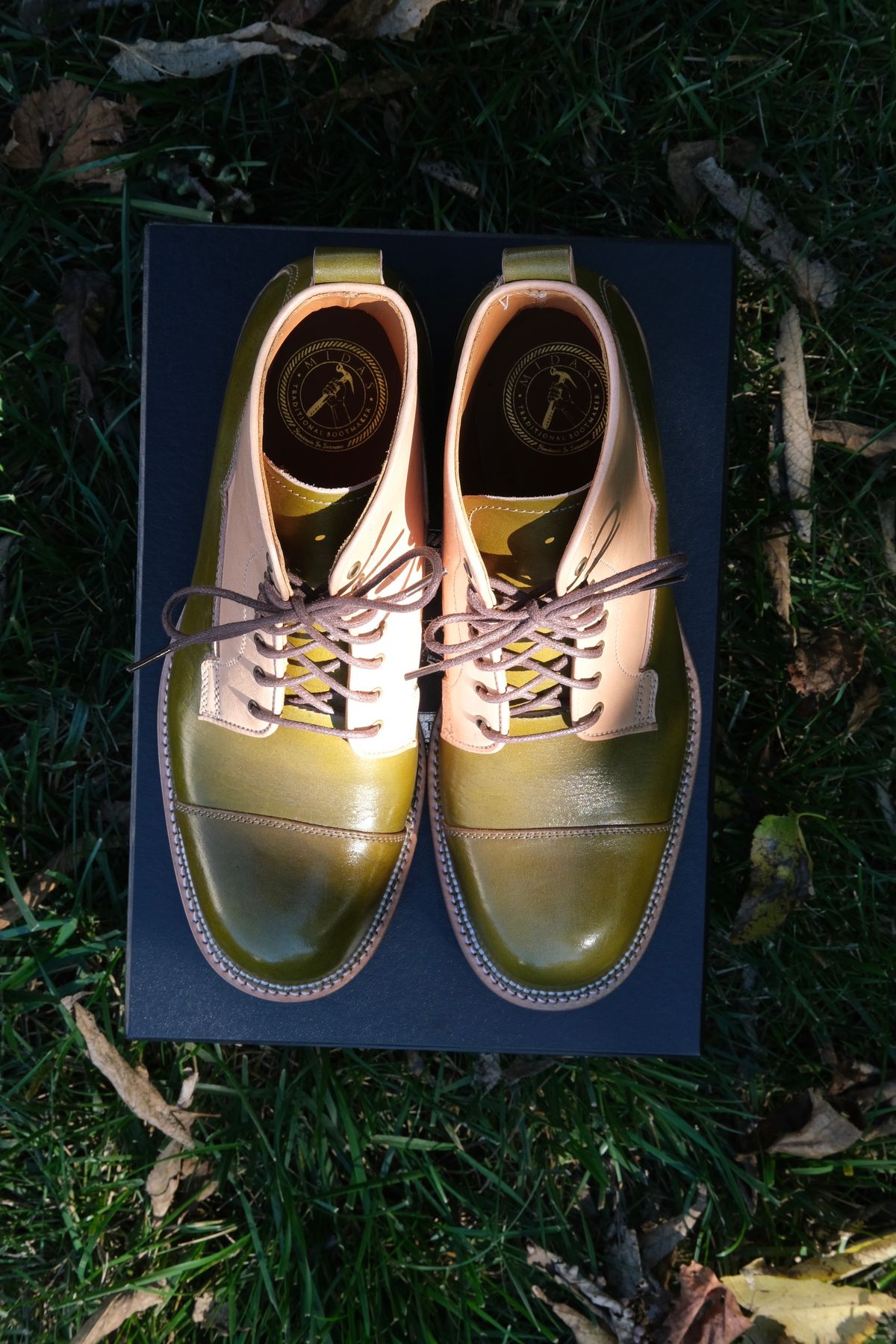 Photo by KentuckyDenimHead on October 2, 2023 of the Midas Vanquish Blucher Boot in Shinki Natural Horsehide Overdyed Olive.