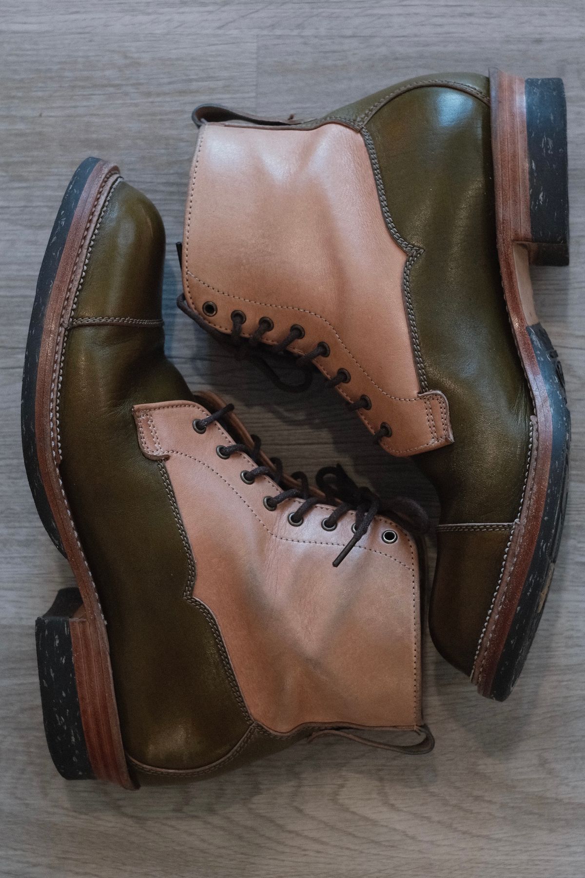 Photo by KentuckyDenimHead on November 2, 2023 of the Midas Vanquish Blucher Boot in Shinki Natural Horsehide Overdyed Olive.