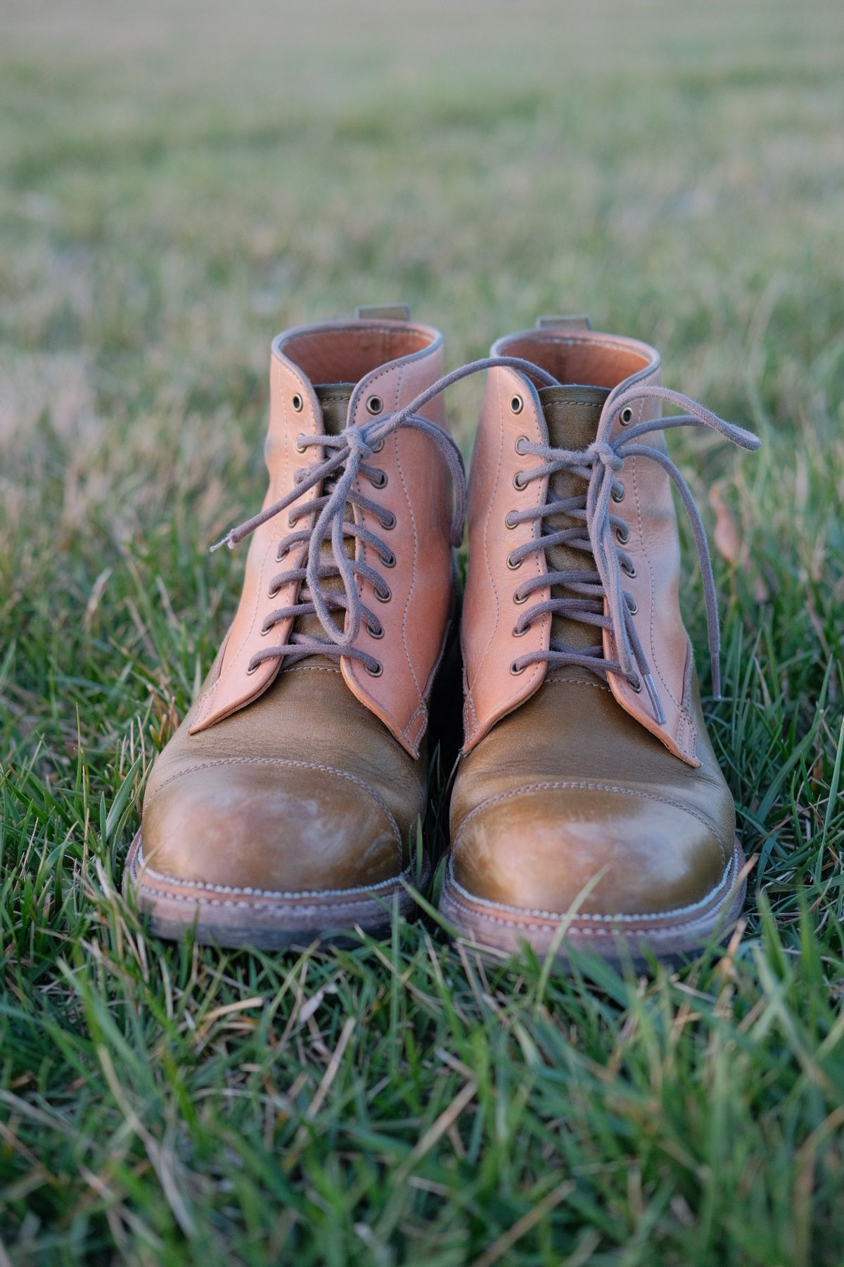 Photo by KentuckyDenimHead on March 4, 2024 of the Midas Vanquish Blucher Boot in Shinki Natural Horsehide Overdyed Olive.