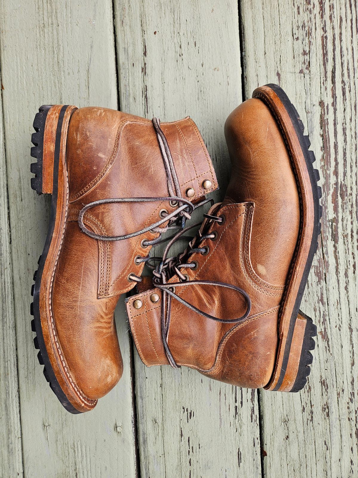 Photo by AJThrash on January 1, 2025 of the Truman Plain Toe Boot in Horween Natural Cypress.
