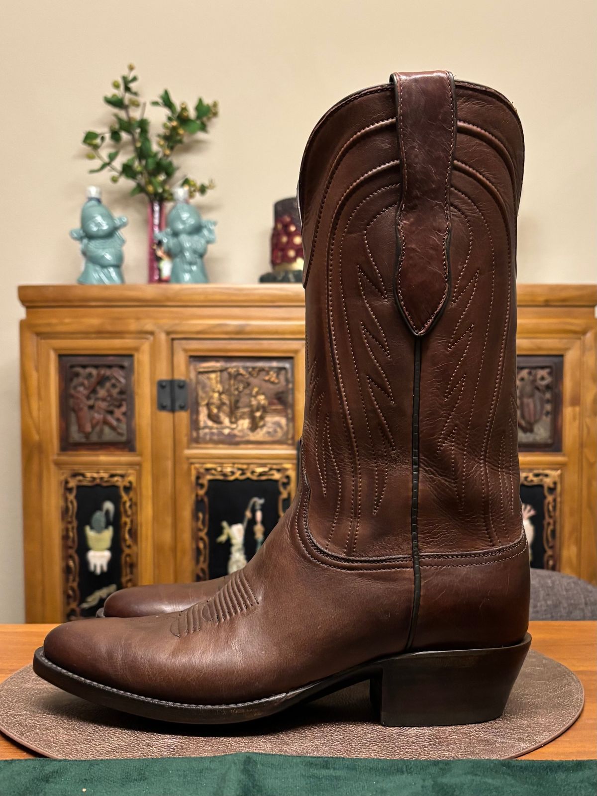 Photo by Asian on December 29, 2025 of the Black Jack Boots Ranch Hand in Ranch Hand - Burnished Brown.