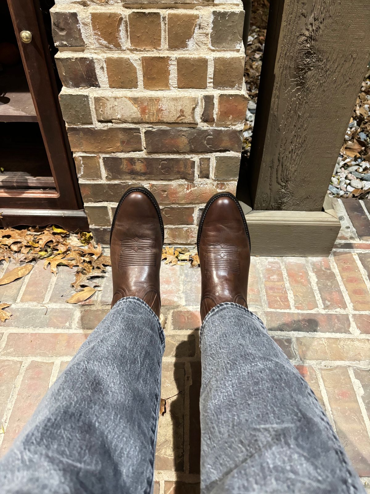 Photo by Asian on December 29, 2025 of the Black Jack Boots Ranch Hand in Ranch Hand - Burnished Brown.