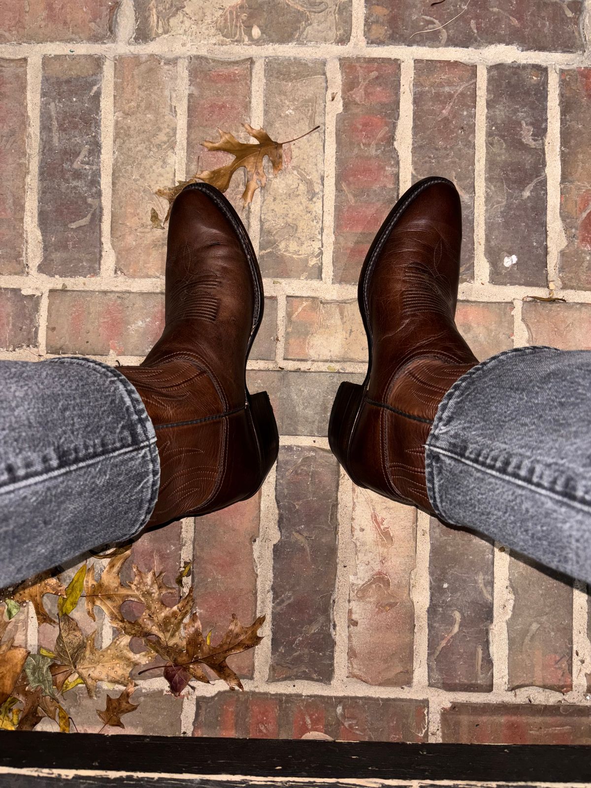 Photo by Asian on December 29, 2025 of the Black Jack Boots Ranch Hand in Ranch Hand - Burnished Brown.