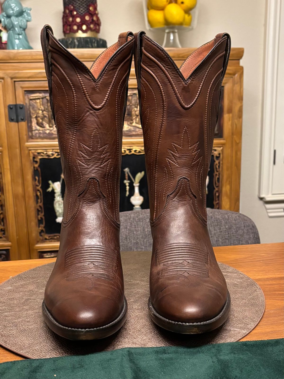 Photo by Asian on December 29, 2025 of the Black Jack Boots Ranch Hand in Ranch Hand - Burnished Brown.