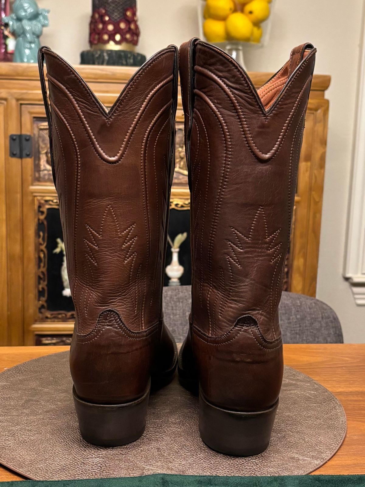 Photo by Asian on December 29, 2025 of the Black Jack Boots Ranch Hand in Ranch Hand - Burnished Brown.