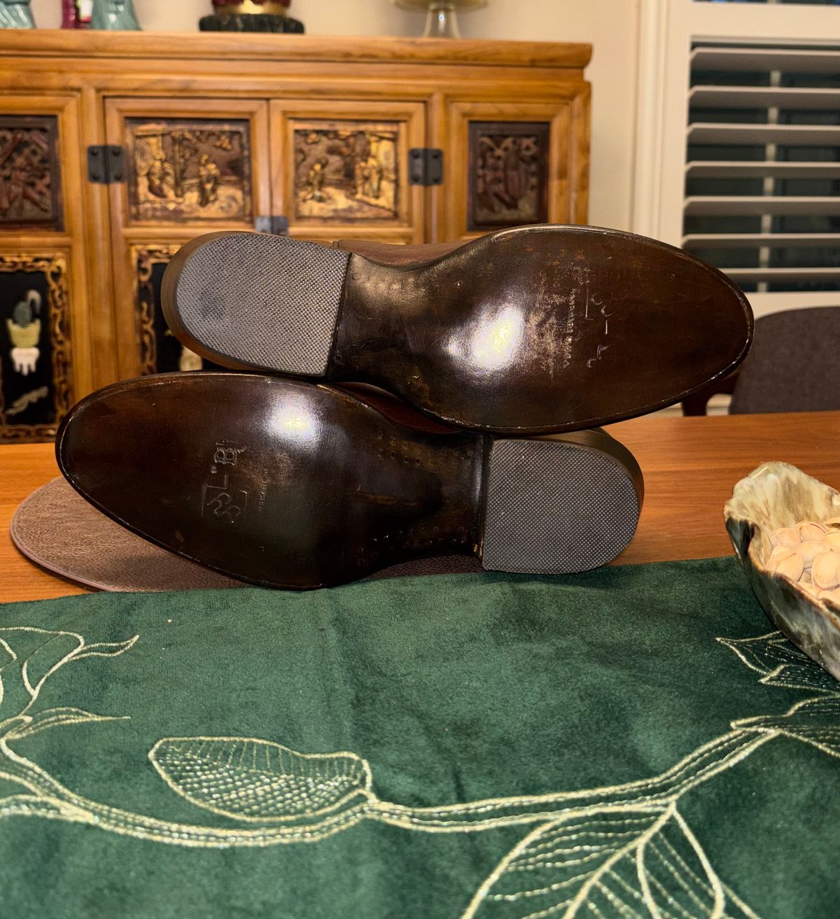 Photo by Asian on December 29, 2025 of the Black Jack Boots Ranch Hand in Ranch Hand - Burnished Brown.