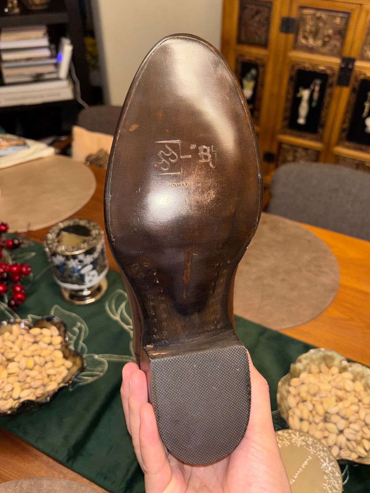 Photo by Asian on December 29, 2025 of the Black Jack Boots Ranch Hand in Ranch Hand - Burnished Brown.