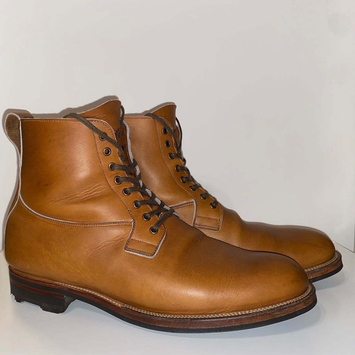 Photo by BootsAndBooks on August 20, 2024 of the Viberg Country Boot in Horween Oak Chromepak.