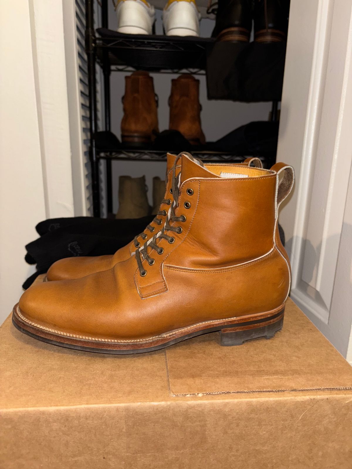 Photo by Asian on May 26, 2025 of the Viberg Country Boot in Horween Oak Chromepak.