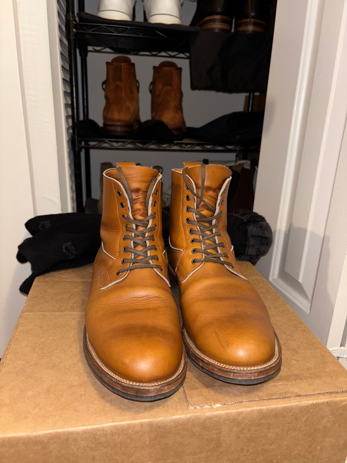 Photo by Asian on May 26, 2025 of the Viberg Country Boot in Horween Oak Chromepak.