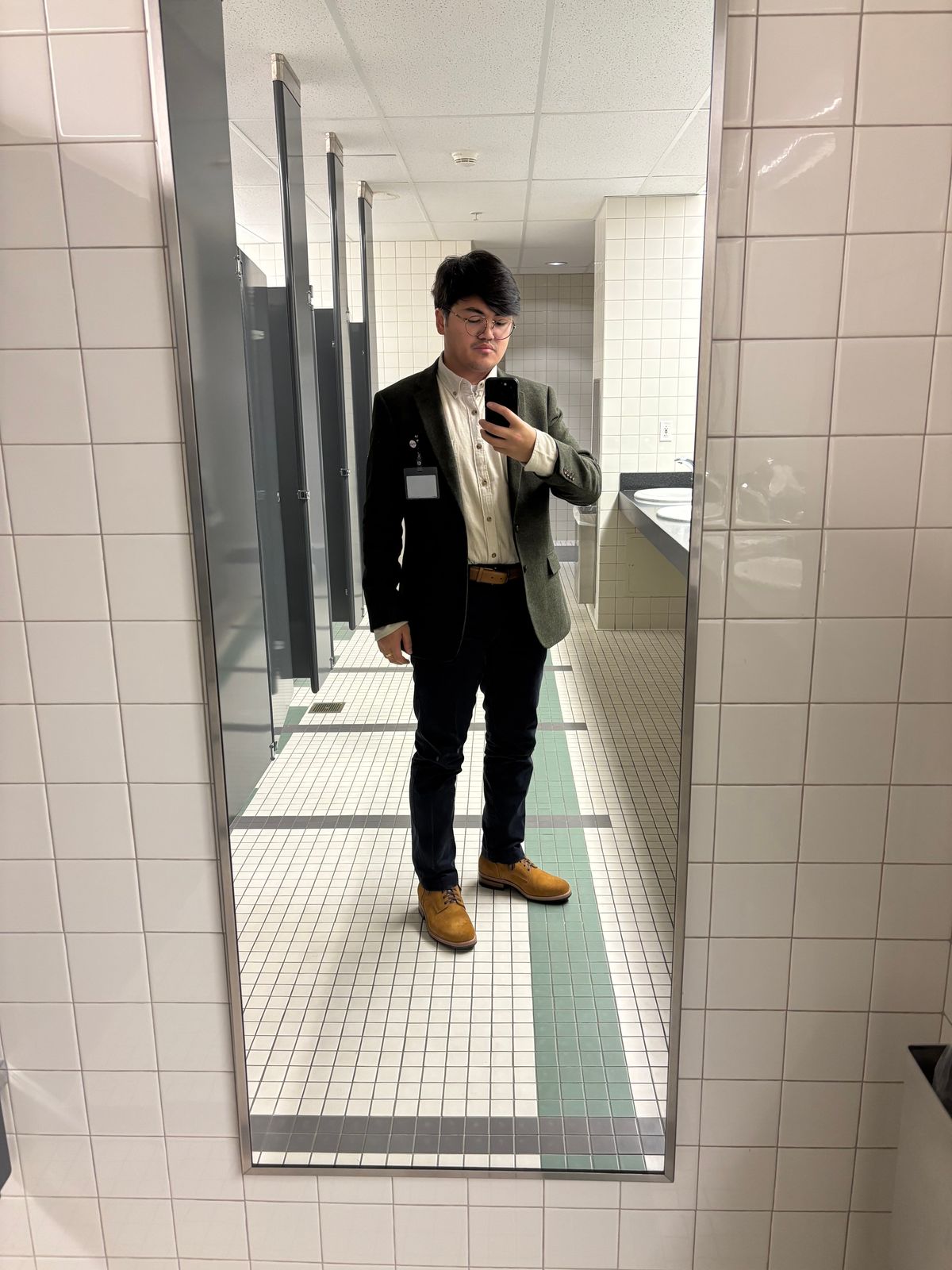 Photo by RawCordedSoul on December 17, 2024 of the Kiattoko Boondocker in Horween Wheat Chamois Reverse.