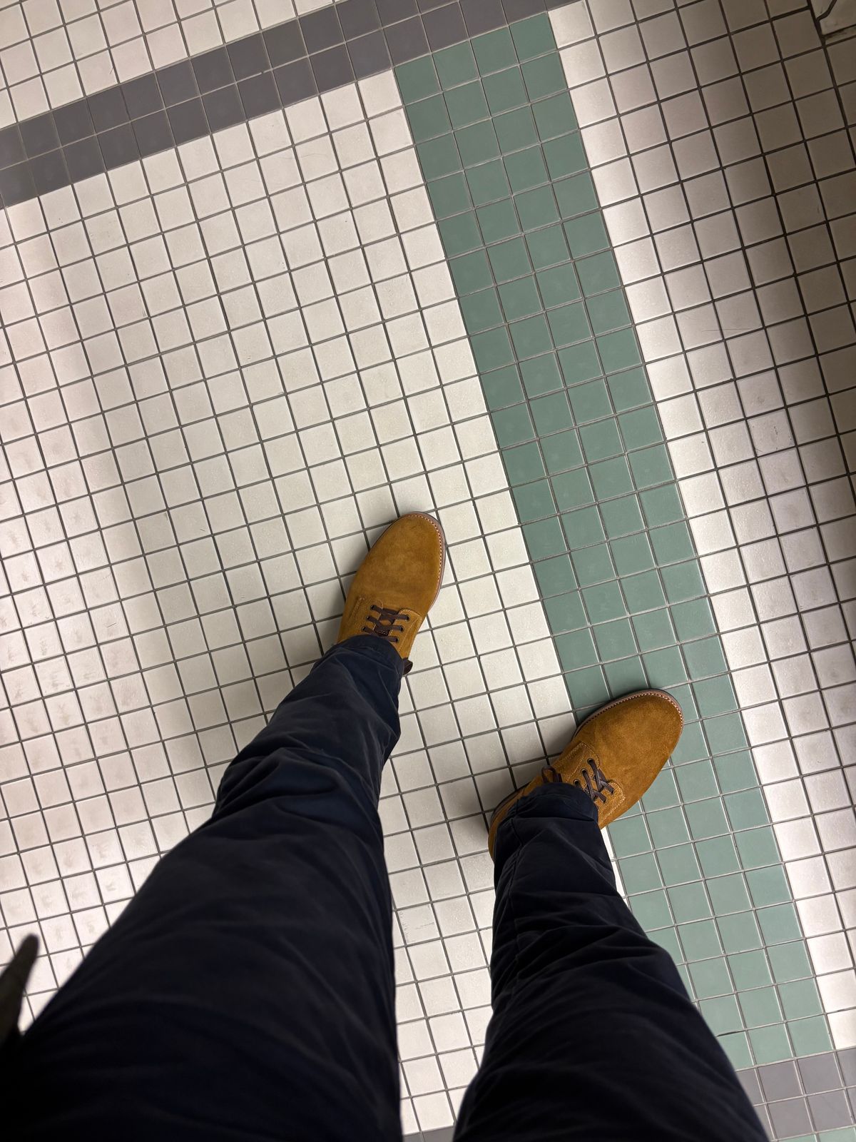 Photo by RawCordedSoul on December 17, 2024 of the Kiattoko Boondocker in Horween Wheat Chamois Reverse.