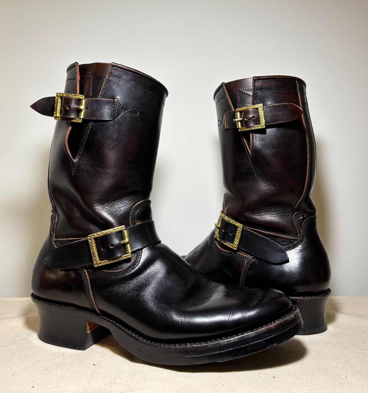 Photo by Asian on November 6, 2025 of the Fortis Boots Yudistira in Indonesian Black Teacore.