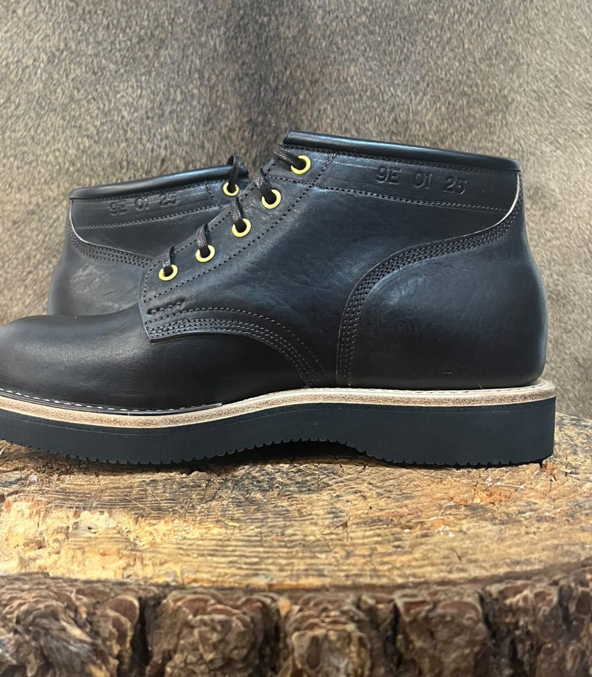 Photo by RawCordedSoul on March 6, 2025 of the Ken Diamond 1/2 Cut in Horween Dark Brown Aspen Double Horsefront.