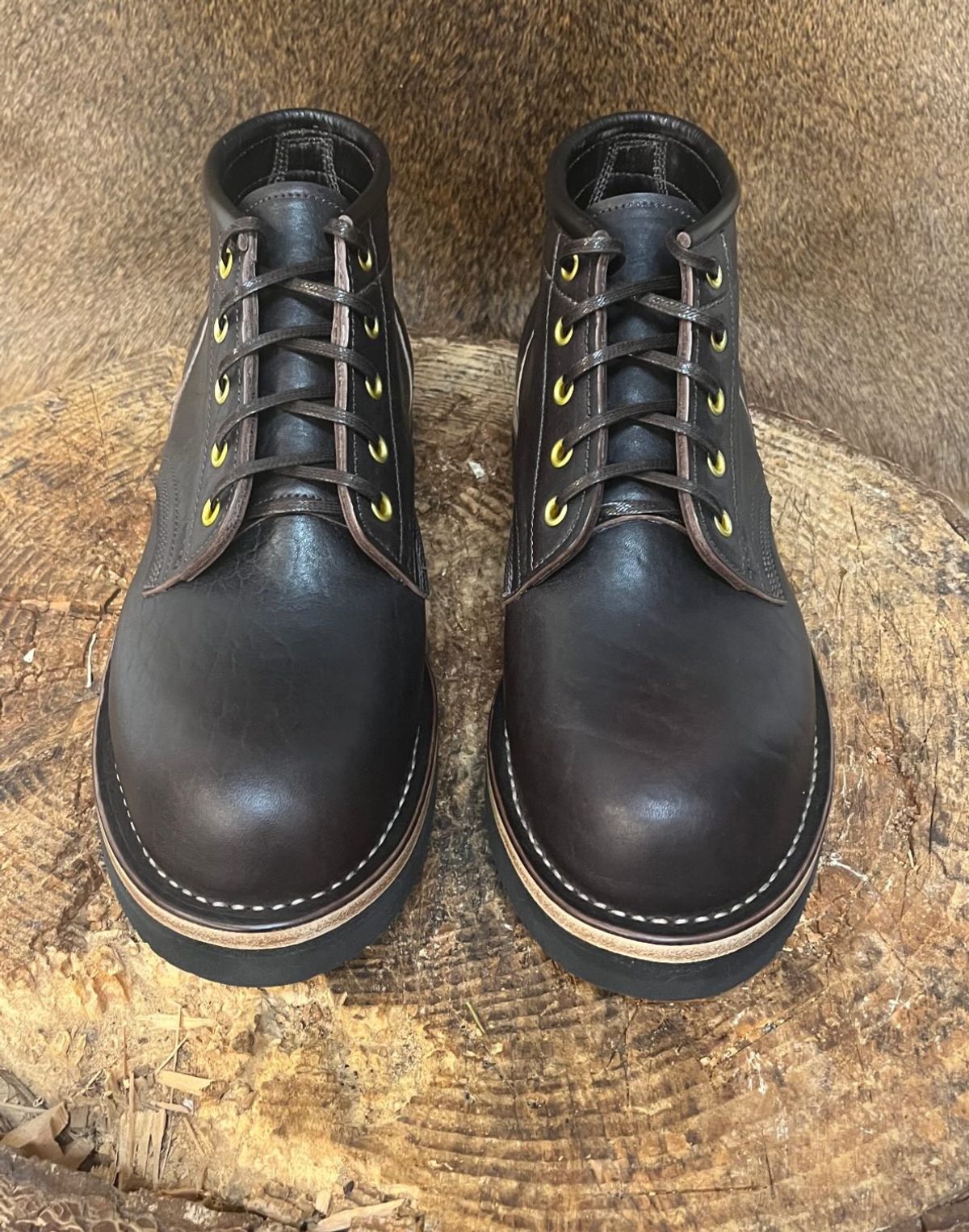 Photo by RawCordedSoul on March 6, 2025 of the Ken Diamond 1/2 Cut in Horween Dark Brown Aspen Double Horsefront.